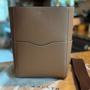 AALLYN Jordan Bucket Bag